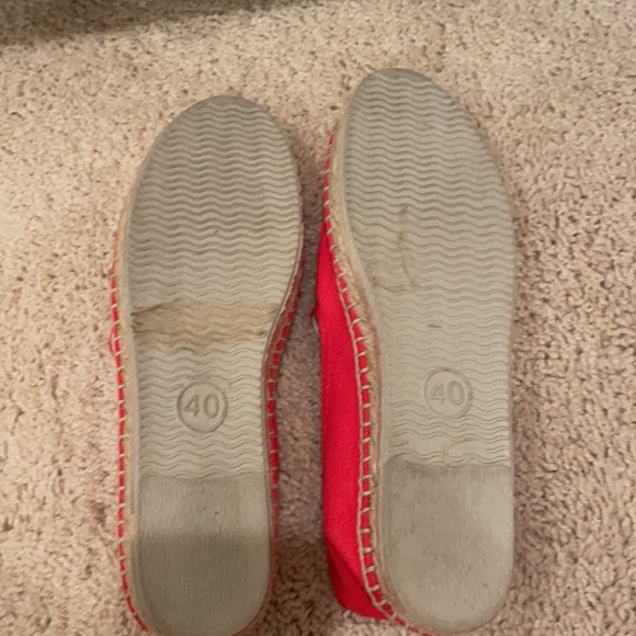 Steve Madden Red Pineapple Espedrilles 9 - Picture 2 of 2